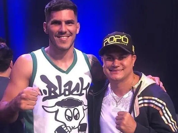 Kevem com Acelino Popó Freitas nos bastidores do evento