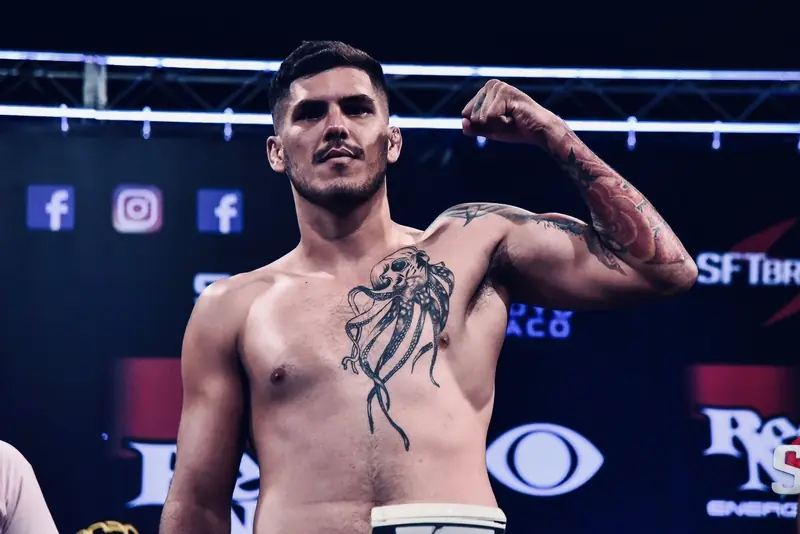 Kevem flexes on the SFT stage